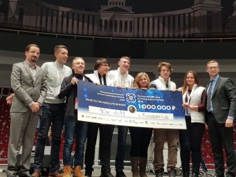 «Великолепная пятерка» учащихся калининградского технопарка «Кванториум» получила 1 000 000 рублей
