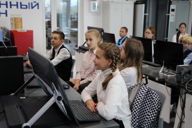 Урок технологии в детском технопарке «Кванториум» в рамках школы РАН
