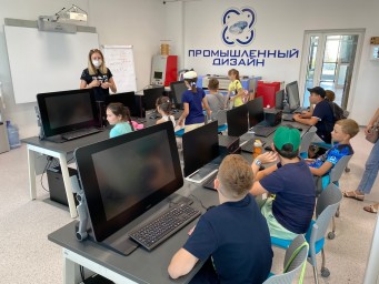 Юные гости из летнего интенсива в детском технопарке «Кванториум»